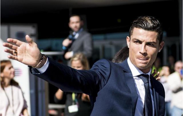 C罗头球破门首开记录，补时阶段C罗任意球造点，马内主罚命中…