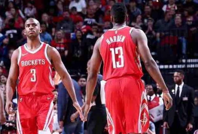 K联赛球队浦项铁人官方社媒账号发布公告称，球队中...