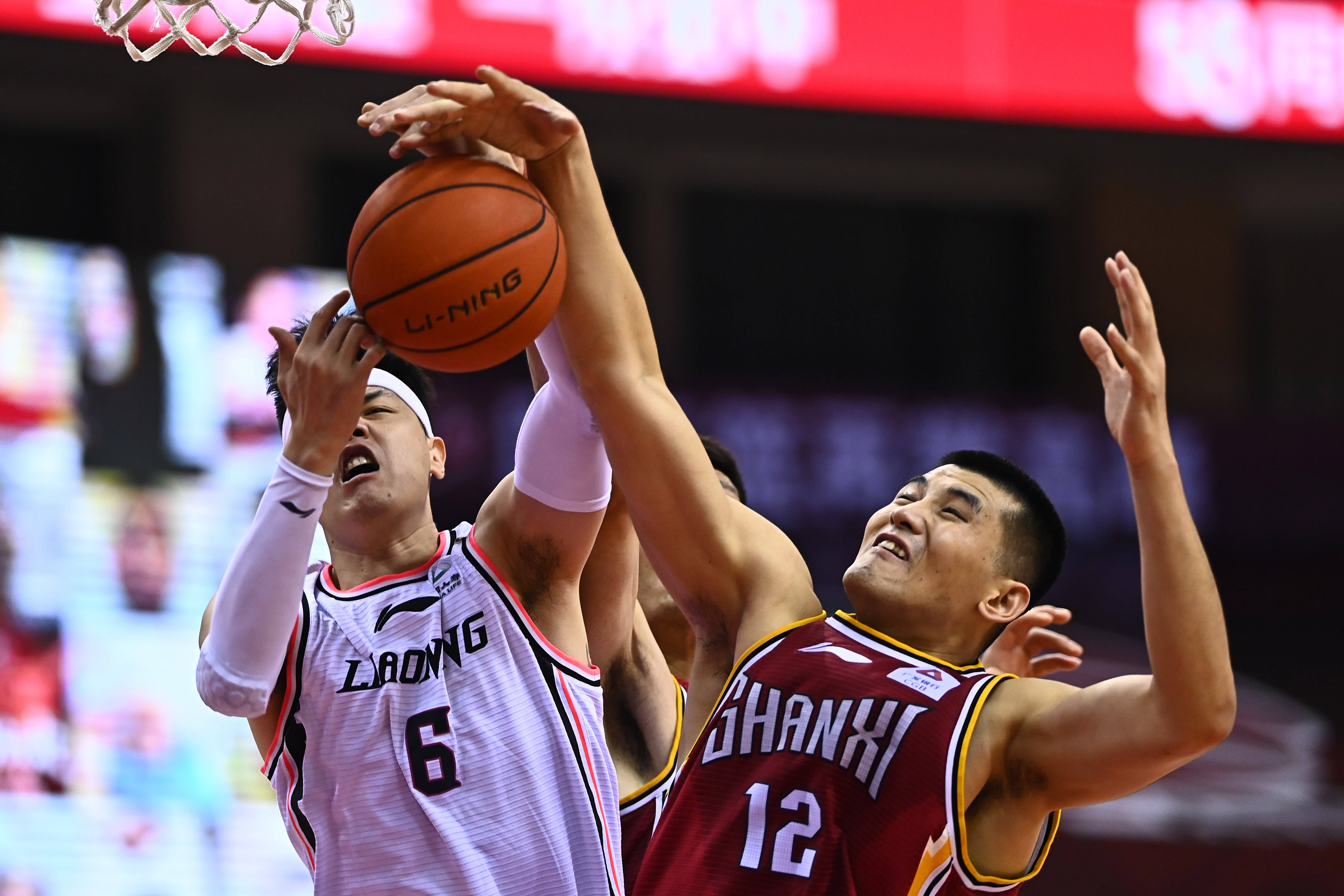 张雨霏，已任高校游泳学院副院长