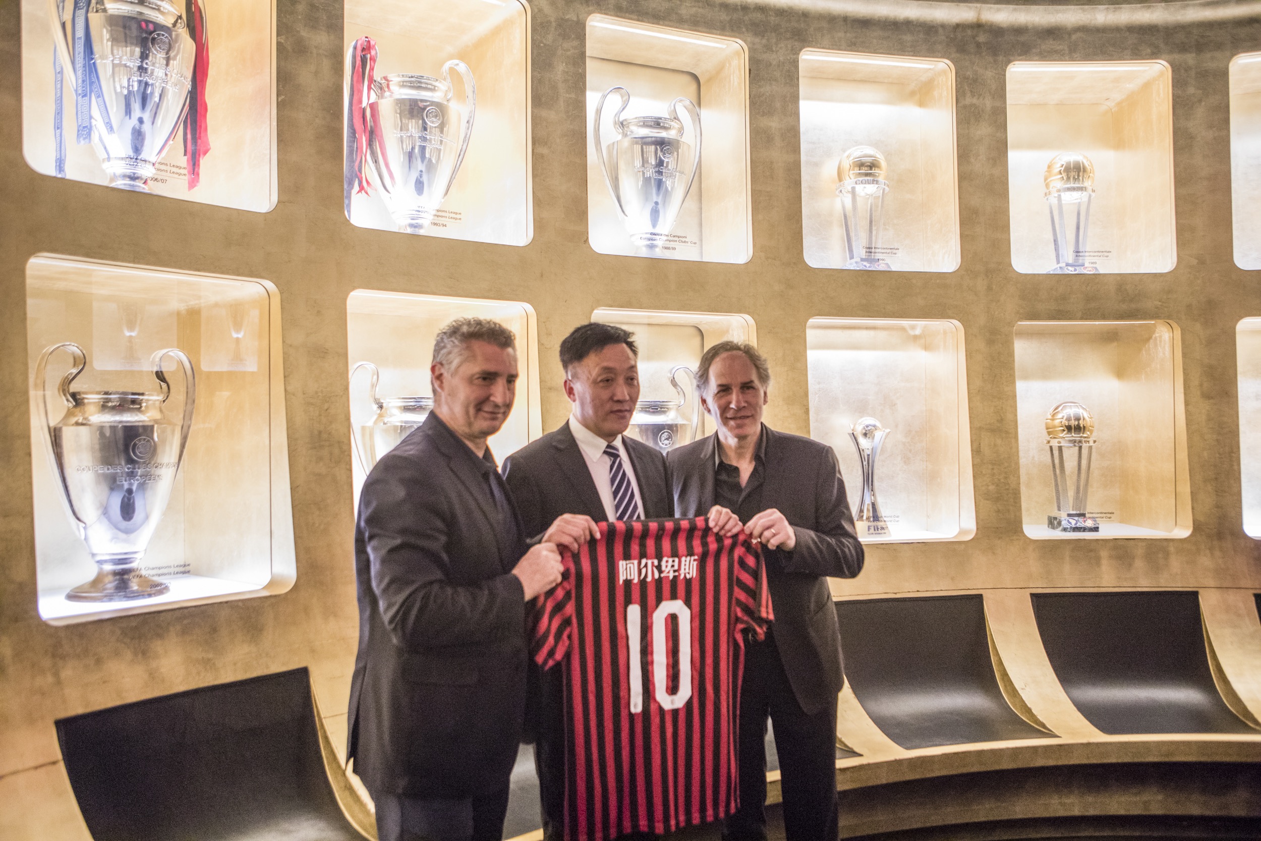 卡萨诺：我曾说过穆里尼奥已经废了，现在阿莱格里也快了