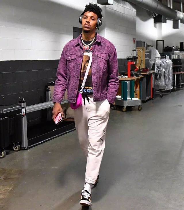 申花vs广岛三箭全场数据：射门13-14，控球率36-64