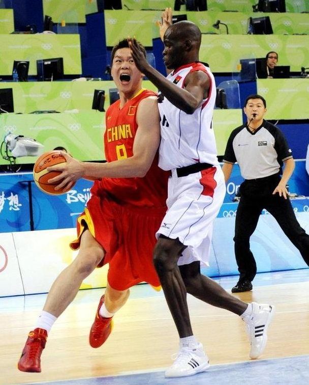 萨尔布吕肯主场险胜“领头羊” 德国inne联动本土俱乐部开展球迷互动