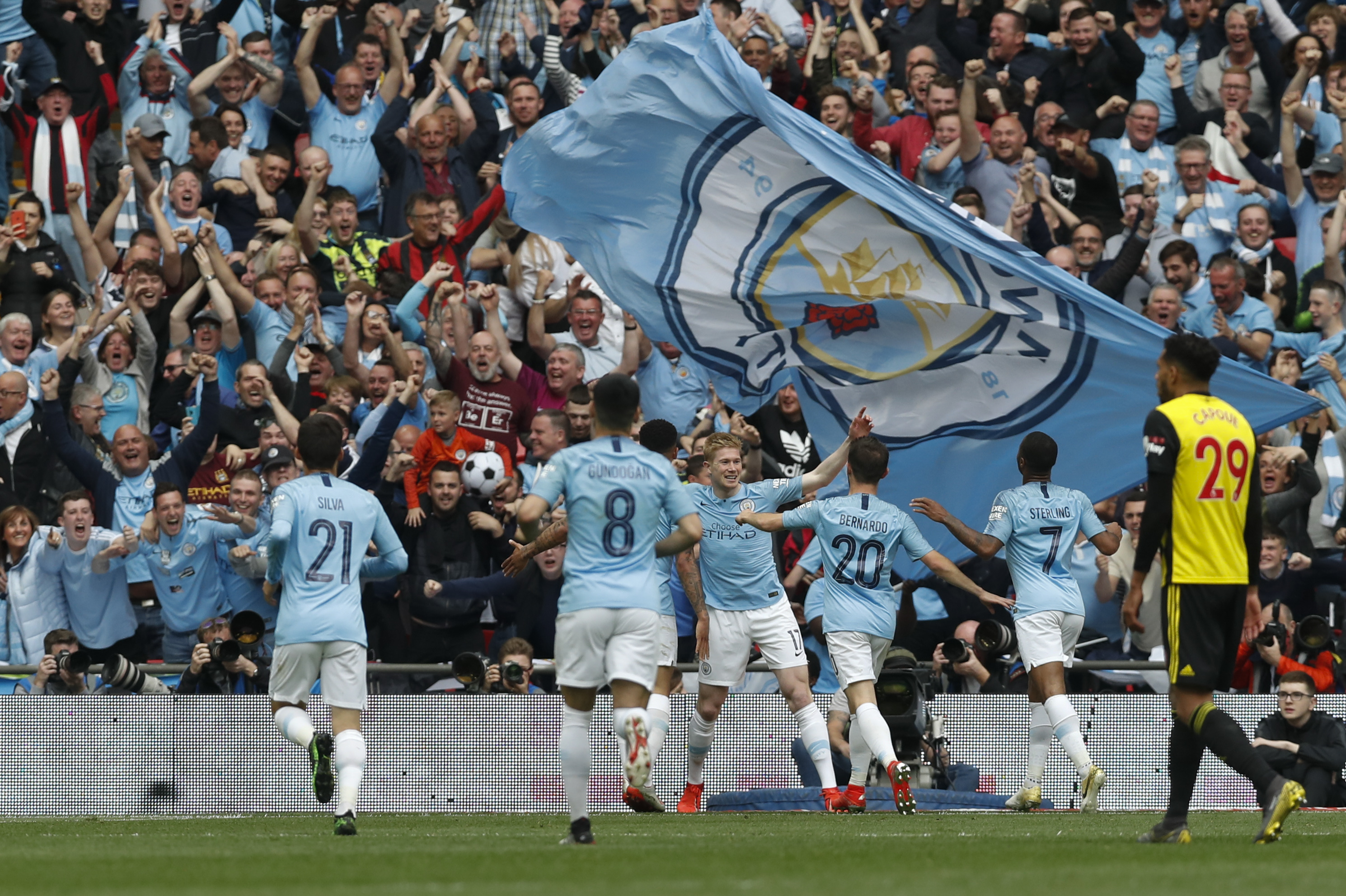 国家队征召！感谢邵佳一指导为青岛足球书写的精彩篇章