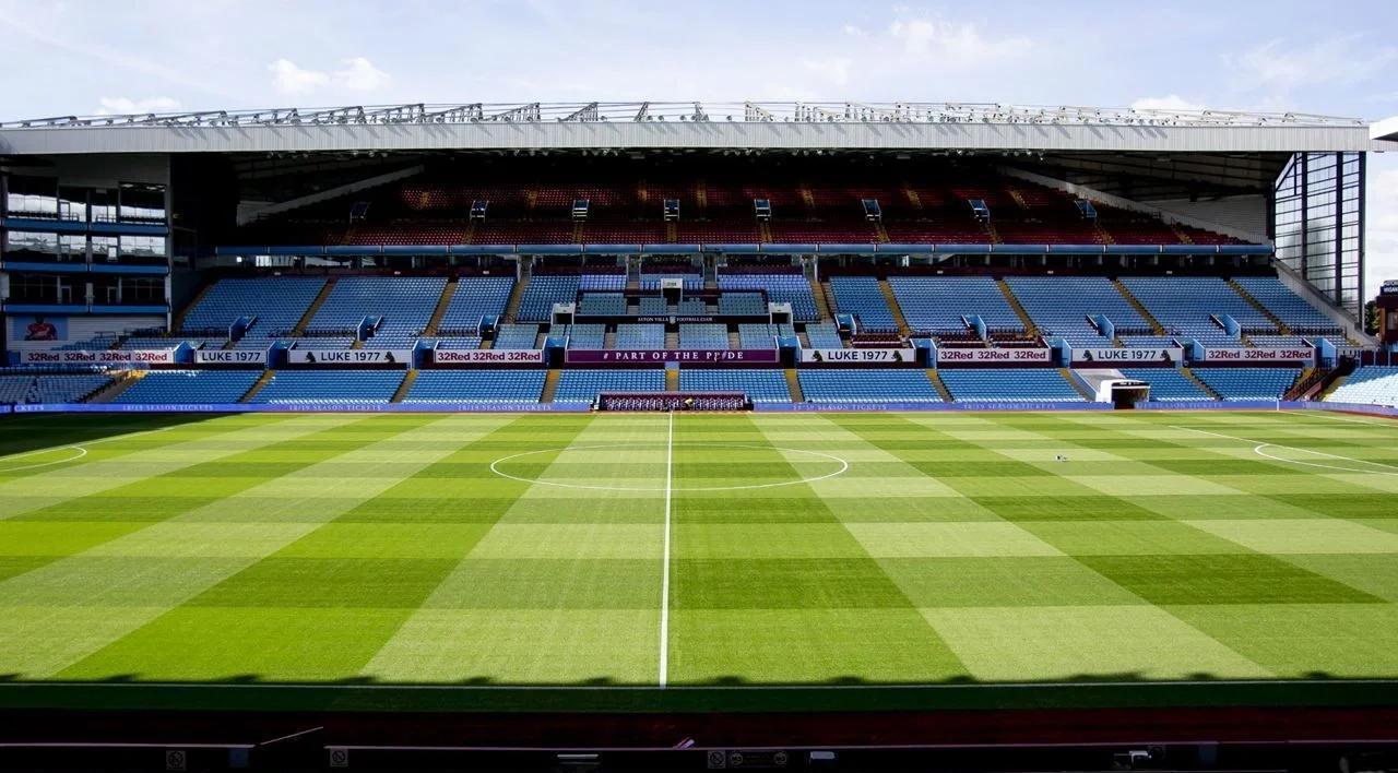 详解棒球规则中的捕手干扰判定对进攻方垒位推进的补偿机制